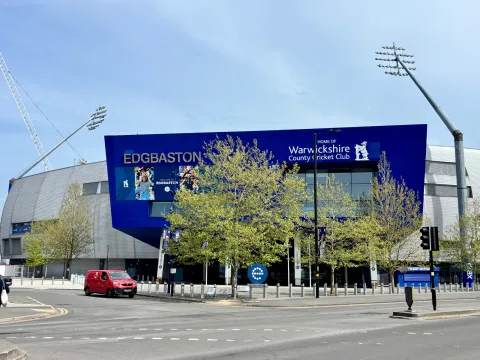 The hotel is a viable option if you’re intending to watch a match at the Edgbaston cricket stadium. 