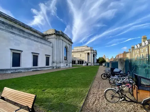 A more panoramic view of the Fitzwilliam museum on your doorstep.