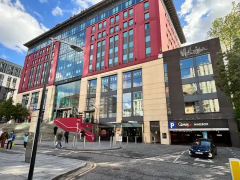 The Mailbox certainly stands out, the hotel entrance is a little more discreet though at the right hand base of the steps. 