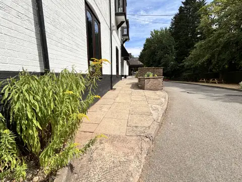 Westmead Hotel also has a ramp up to the reception.